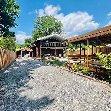 Chalet Domaine Forge 6-8pers Jacuzzi Terrasse Plancha Proche Commerces